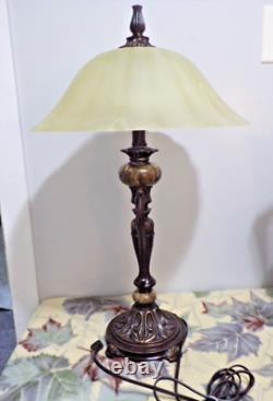 Amor Tradition By Kathy Ireland Table Lamp withAmber Shade