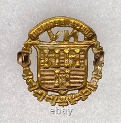 City of Dublin Regiment, Irish National Volunteers WW1 Metal Cap Badge