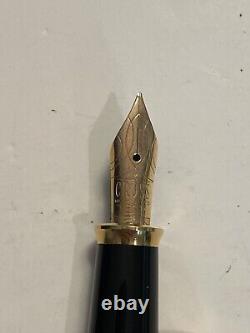 Cross Townsend Fountain Pen Black Lacquer 14k 585 Gold Nib Medium in Box Inserts